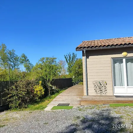 20m2 Avec Salle De Bain Privee Dans Maison En Bois Habitación en casa particular